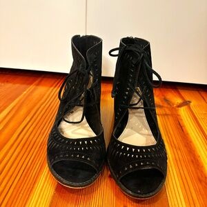 Size 10 Black Vince Camuto Heels